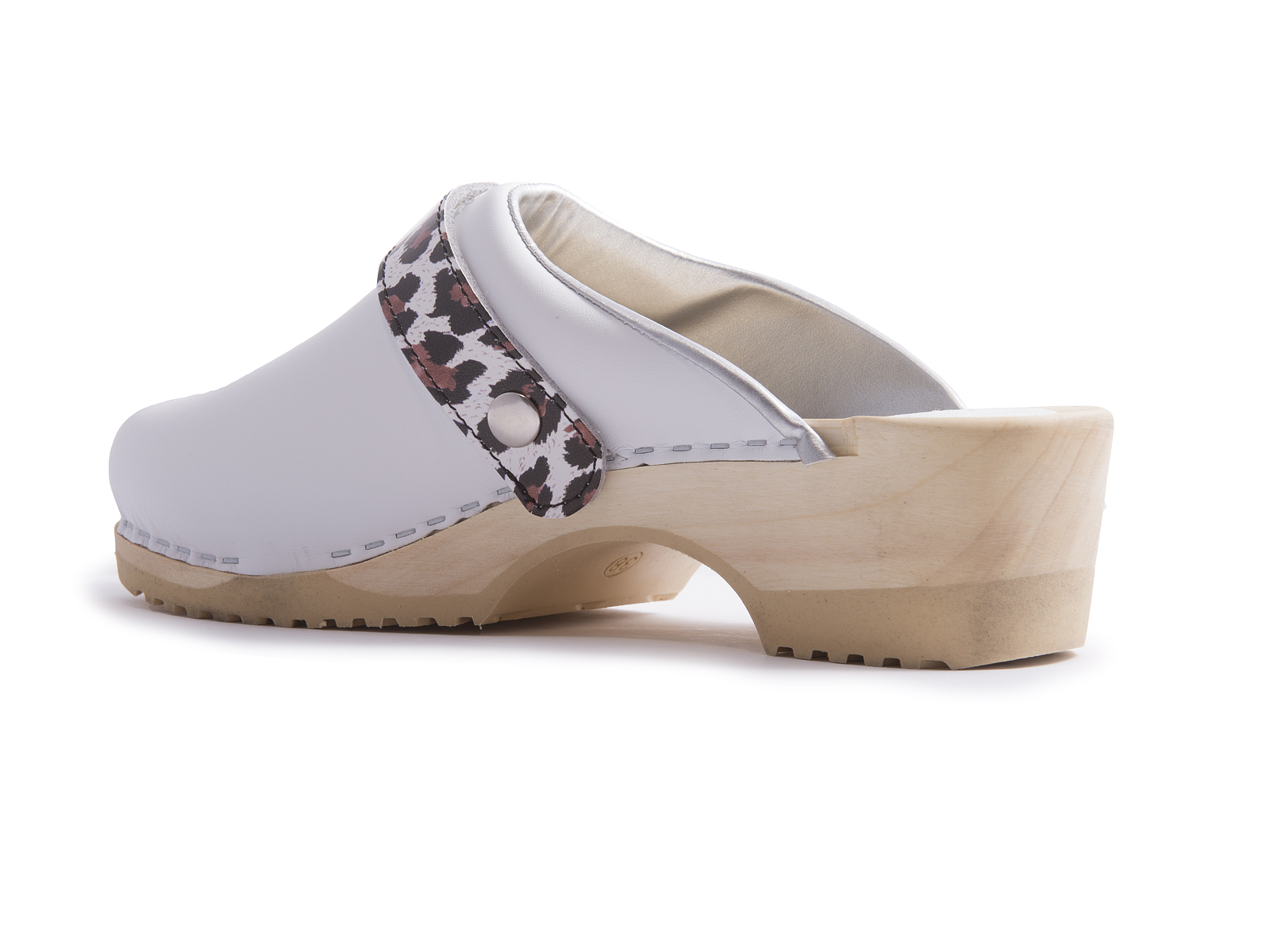 CLCKWHT-CSLPD-BRN-Tjoelup-c